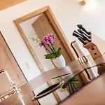 Hotel apartamentowy Gotthard - Fine Living Seefeld w Tirolu